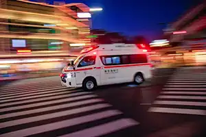 脳卒中が疑われた時の指標と救急車を呼ぶタイミングについて