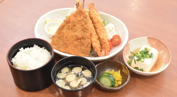 有頭エビとアジフライ御膳